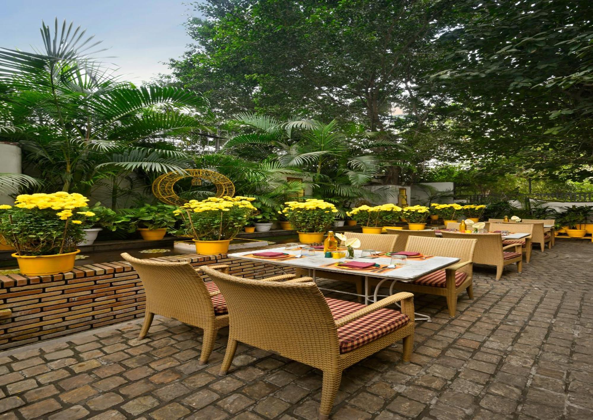 Hotel Ambassador, New Delhi - Ihcl Seleqtions Exteriér fotografie The Park, New Delhi